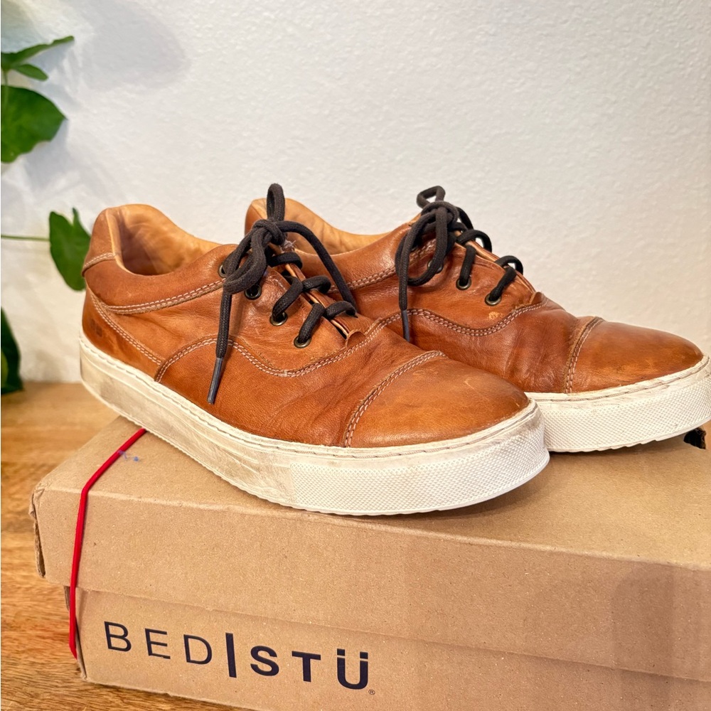 BED STU Women’s Holly  rustic Tan Leather Sneakers